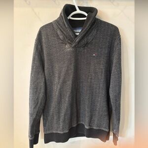 Tommy Hilfiger Mock sweater. 
Size Large.
Small Rip (check video)
No stains